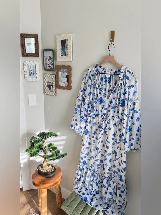 Misa Delyla Floral Print Midi Dress - Picture 2 of 4